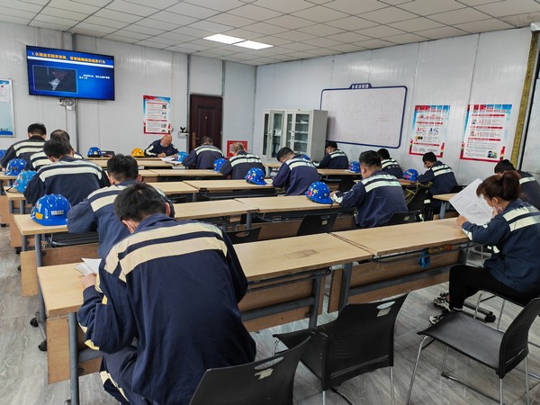 陜煤建設洗選煤運營公司紅柳林洗煤廠項目部：暢通機電“毛細血管，護好安全“大心臟”