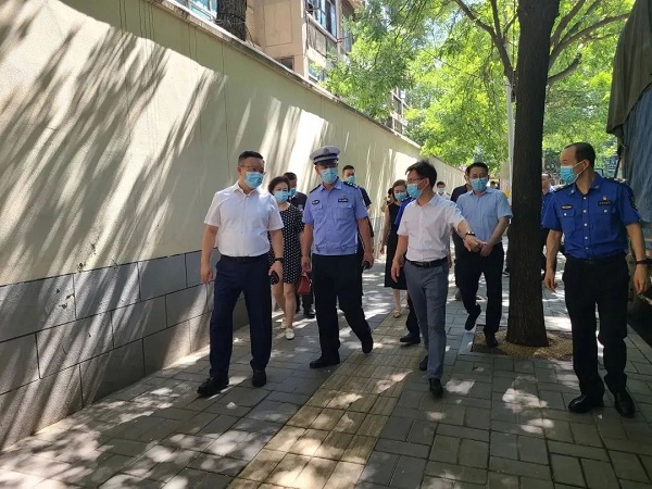 西安市委文明辦一行深入陜煤建設(shè)澄合分公司十一項(xiàng)目部背街小巷改造項(xiàng)目開展文明城市創(chuàng)建督導(dǎo)