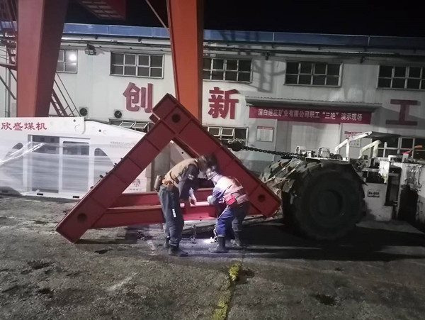 陜煤建設(shè)機(jī)電安裝公司建莊項(xiàng)目部完成四盤區(qū)皮帶安裝并運(yùn)轉(zhuǎn)