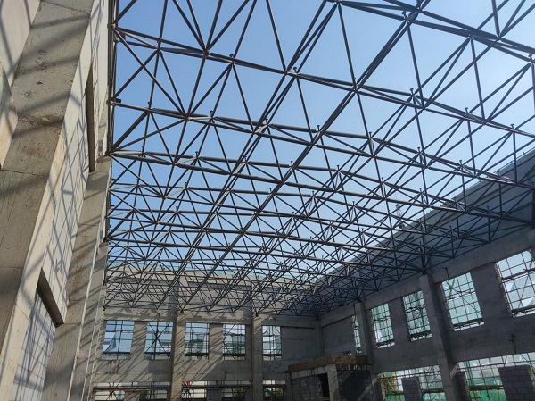 陜煤建設(shè)綠宇公司：中秋獻(xiàn)禮，提前完成網(wǎng)架吊裝