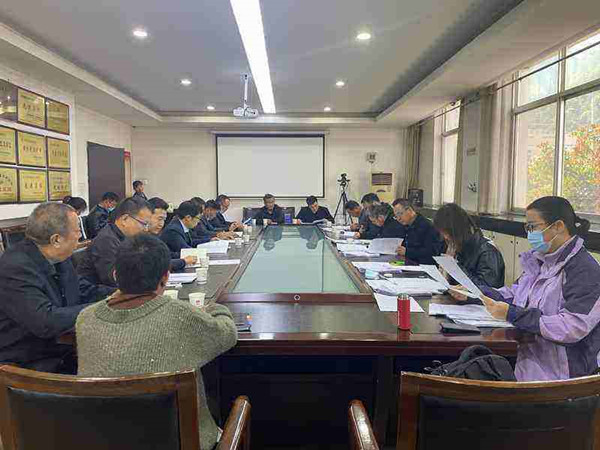 陜煤建設(shè)澄合分公司承建的彬長大佛寺新增生產(chǎn)生活設(shè)施3#、4#職工宿舍及車庫工程順利通過竣工驗收