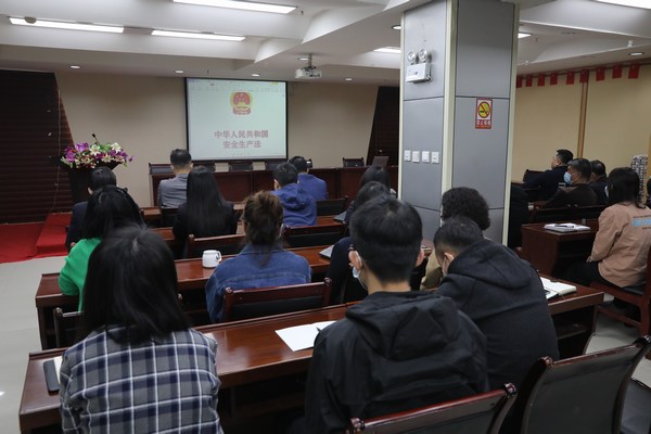 陜煤建設(shè)路橋分公司：青工“啄木鳥(niǎo)”，安全我來(lái)守