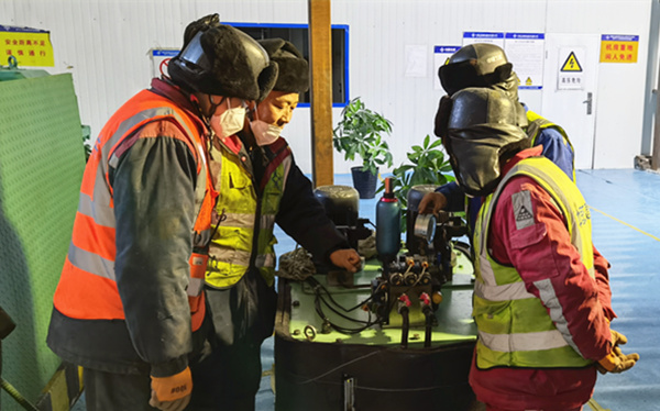 陜煤建設(shè)礦建三公司：緊急搶修！機(jī)電“土專家”上線！