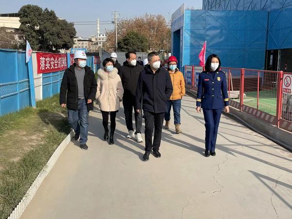 西安市新城區(qū)委常委、副區(qū)長楊珩蒞臨陜煤建設新城公司第二項目部檢查指導工作