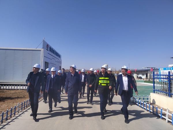 榆林市委副書記、市委黨校校長(zhǎng)李雄斌一行蒞臨榆林市委黨校新校區(qū)建設(shè)項(xiàng)目檢查指導(dǎo)工作