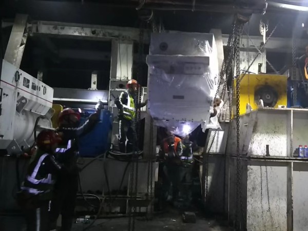 陜煤建設(shè)機(jī)電安裝公司提前2天完成小保當(dāng)煤礦帶式輸送機(jī)工程