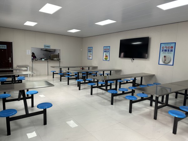 陜煤建設(shè)機電安裝公司：翻新“兩堂一舍”溫暖職工心