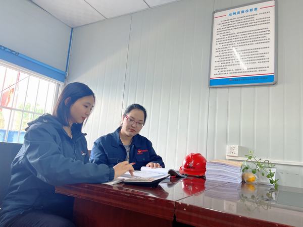 陜煤建設(shè)韓城分公司安裝四項目部：“導(dǎo)師帶徒”傳薪火 共同奮進(jìn)促成長