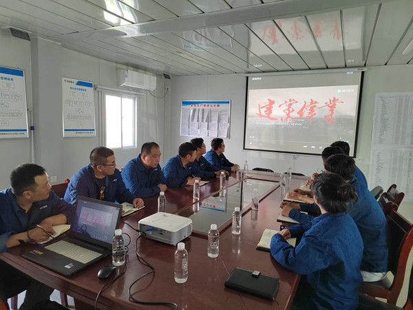 青春心向黨 奮斗新時(shí)代