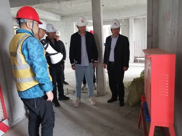 陜煤建設(shè)銅煤公司組織一線管理人員赴中建、陜建施工項(xiàng)目現(xiàn)場開展觀摩學(xué)習(xí)活動(dòng)