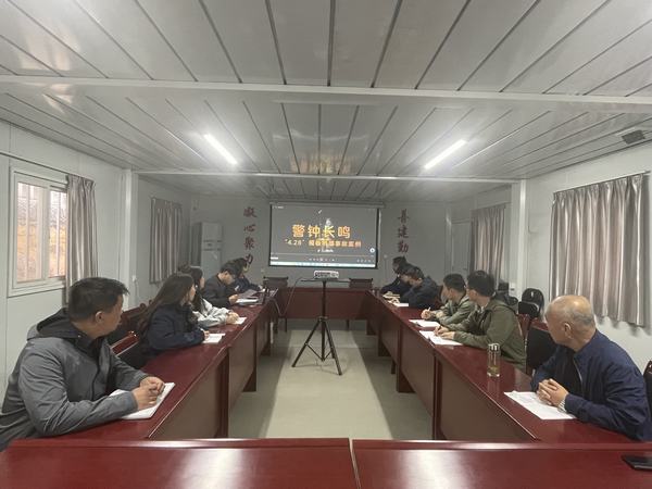 陜煤建設(shè)韓城分公司土建六項(xiàng)目部:點(diǎn)亮“三盞燈”安全不“迷路”