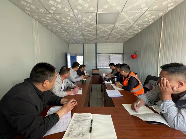 陜煤建設(shè)天工公司新疆第一項(xiàng)目部：工資有“薪”招，培訓(xùn)用“新”招，管理用“心”招納勞務(wù)派遣工