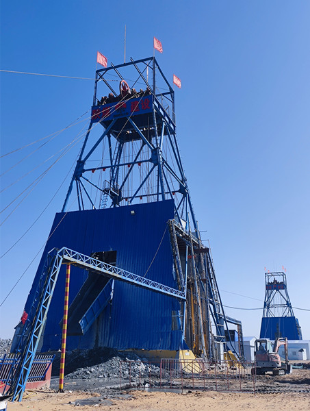 陜煤建設礦建三公司小保當項目部進、回風立井井筒安全順利到底