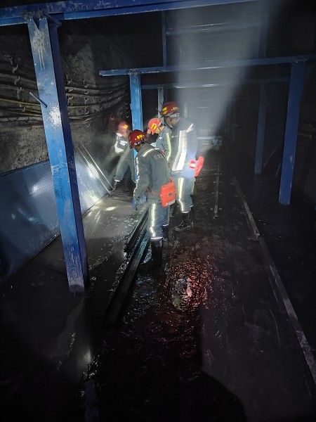 陜煤建設(shè)機(jī)電安裝公司涌鑫項(xiàng)目部順利完成安山煤礦皮帶安裝工程并正常運(yùn)轉(zhuǎn)