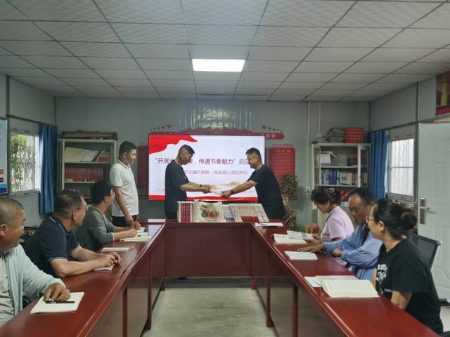 陜煤建設(shè)韓城分公司土建十二項(xiàng)目部：“四色閱讀”點(diǎn)亮讀書燈，讓生活溢滿書香