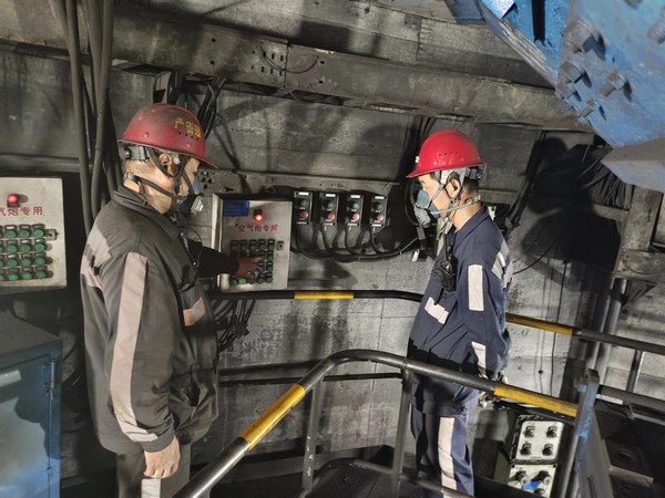 陜煤建設(shè)洗選煤運營公司澄合山陽運營項目部：喜逢金秋碩果時，不忘思源記師恩