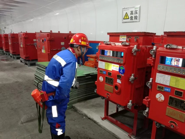 陜煤建設(shè)機(jī)電安裝公司：國(guó)慶我在崗 項(xiàng)目生產(chǎn)“不打烊”！