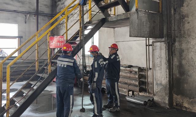 陜煤建設(shè)洗選煤運營公司第五項目部順利完成了陜西小保當(dāng)?shù)V業(yè)公司選煤廠7部膠帶機帶面更換工程