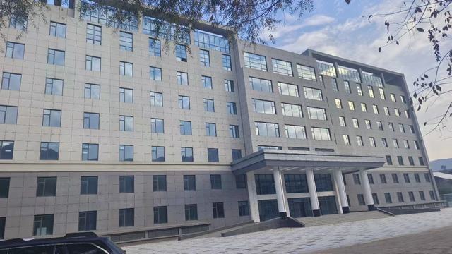 陜煤建設(shè)韓城分公司土建第三項(xiàng)目部承建的王峰煤礦辦公樓工程順利通過竣工驗(yàn)收