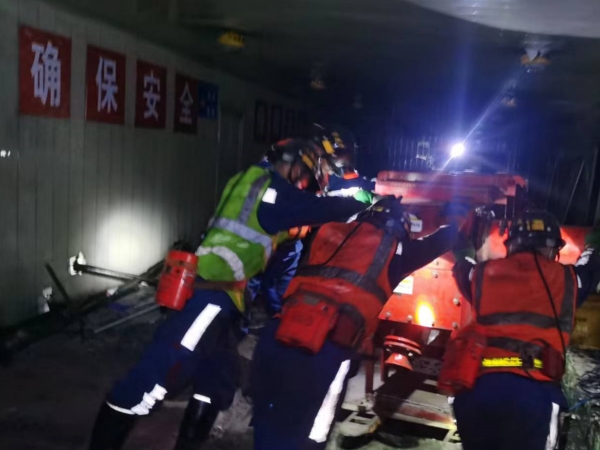 陜煤建設(shè)機(jī)電安裝公司檸條塔項(xiàng)目部:盡責(zé)擔(dān)當(dāng)作為 綻放檢修風(fēng)采