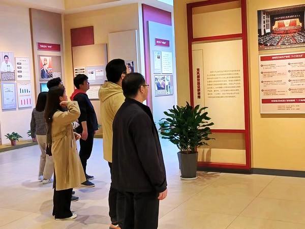 陜煤建設(shè)澄合分公司第七項(xiàng)目部開展“廉潔之光——照亮前行之路”廉政教育活動