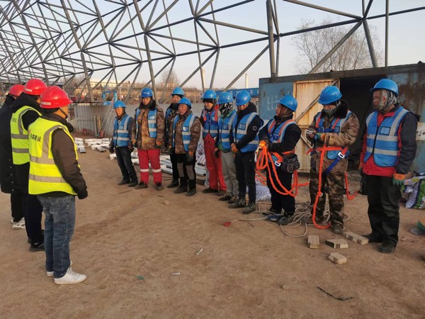 陜煤建設(shè)銅煤公司基層項(xiàng)目部：“抗嚴(yán)寒，保進(jìn)度”奮戰(zhàn)正當(dāng)時(shí)