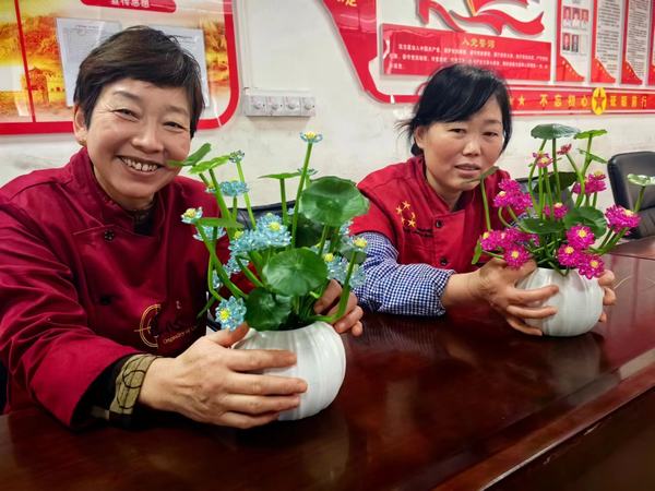 陜煤建設洗選煤運營公司檸條塔運營項目部開展 “巧手傳廉情，歡喜迎元旦”主題手工活動