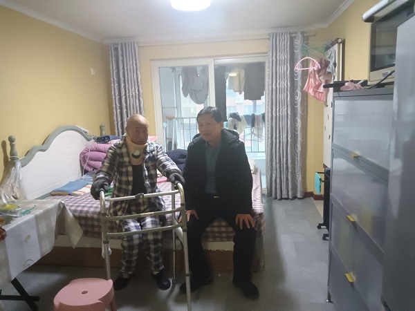 陜煤建設(shè)澄合分公司：職工患大病 工會送真情