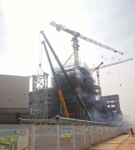 陜煤建設天工公司土建七部：“雙機抬吊”穩(wěn)中取勝