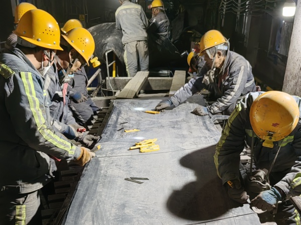 陜煤建設(shè)機(jī)電安裝公司：凝心聚力忙檢修，爭(zhēng)分奪秒不停歇