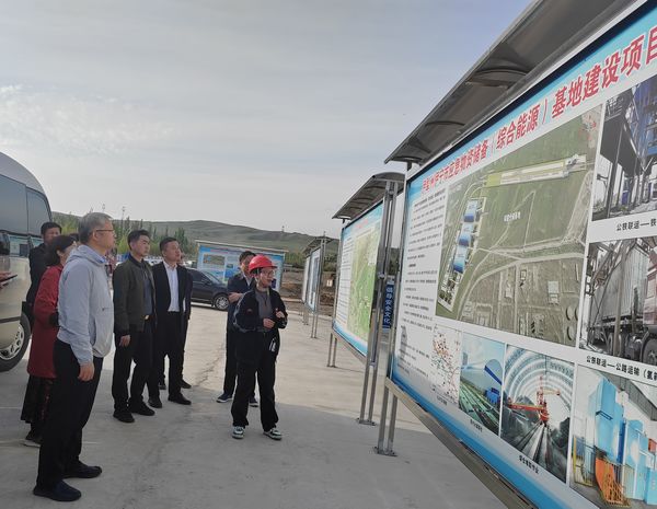 江西省贛州市委常委、副市長竇良坦蒞臨陜煤建設(shè)天工公司新疆第一項目部調(diào)研指導(dǎo)工作