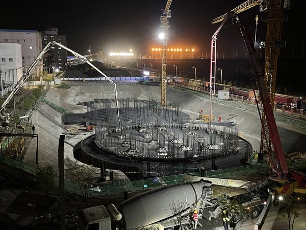 陜煤建設(shè)第二直屬項(xiàng)目部：提前4小時(shí)完成2#末煤倉工程大體積混凝土筏板澆筑