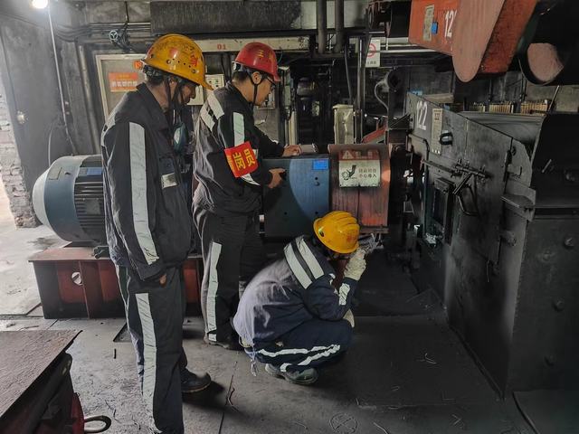 陜煤建設(shè)洗選煤運營公司澄合山陽運營項目部：“五一”假期“不打烊”，致敬一線“孤勇者”