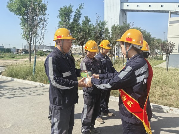 陜煤建設洗選煤運營公司神渭蒲城運營項目部 開展：“助檢修、囑安全、送溫暖”活動