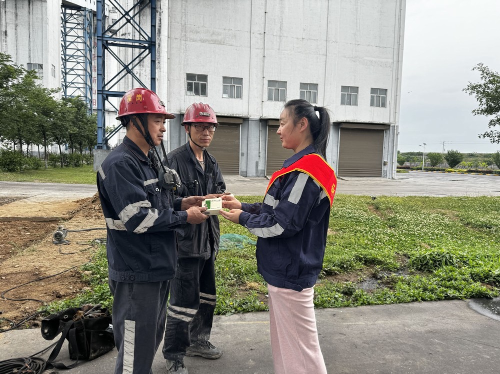 陜煤建設洗選煤運營公司澄合山陽運營項目部：備戰(zhàn)炙夏，降暑暖人心