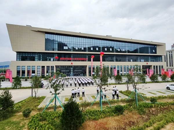 陜煤建設(shè)渭南分公司承建的彬長礦區(qū)職工文化活動(dòng)中心順利交付使用