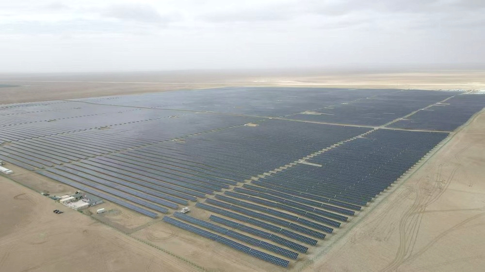 陜煤建設(shè)天工公司青海西臺(tái)光儲(chǔ)項(xiàng)目（光伏場區(qū)）土建及光伏組件安裝工程圓滿完工