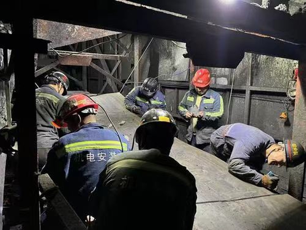 陜煤建設(shè)機(jī)電安裝公司建莊項(xiàng)目部：更新?lián)Q“帶”，保礦井安全生產(chǎn)