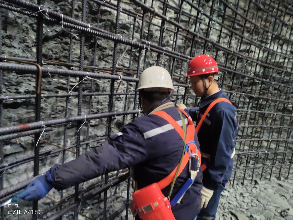 喜報(bào)！陜煤建設(shè)礦建二公司施工的曹家灘煤礦副立井井筒大斷面壁座施工驗(yàn)收完畢