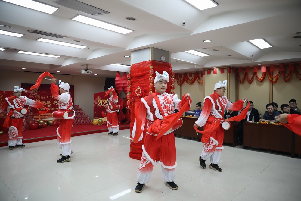 陜煤建設(shè)路橋分公司開(kāi)展“話安全、慶元旦、迎新春”游藝聯(lián)歡會(huì)