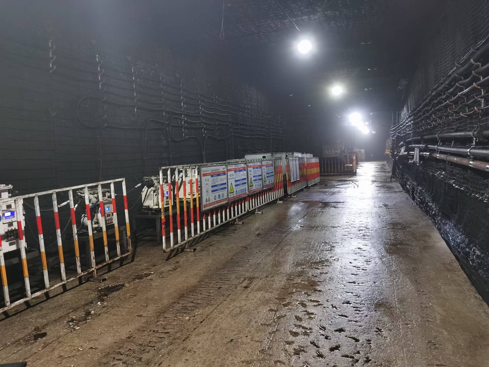 陜煤建設(shè)洗選煤運(yùn)營(yíng)公司第二項(xiàng)目部：歲末堅(jiān)守，點(diǎn)亮煤礦“新光”，書(shū)寫(xiě)新年安全序章