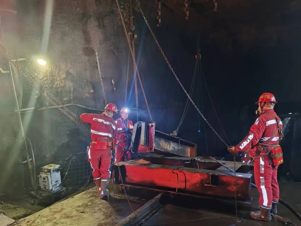 陜煤建設(shè)機(jī)電安裝公司：崗位上的春節(jié)，他們的堅(jiān)守很 “燃”