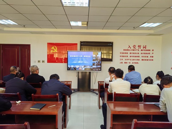 陜煤建設(shè)煤礦運(yùn)營(yíng)服務(wù)分公司：全力貫徹“開工第一課”  筑牢復(fù)工復(fù)產(chǎn)安全網(wǎng)