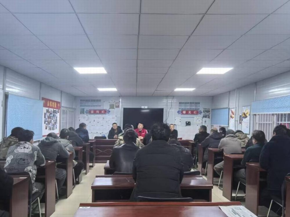 陜煤建設(shè)機(jī)電安裝公司玉華項目部：擰緊“安全閥”，護(hù)航新征程