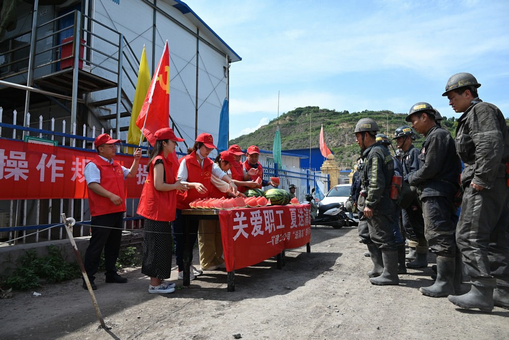 ?陜煤建設(shè)礦建二公司：工會(huì)全方位服務(wù)，構(gòu)筑企業(yè)發(fā)展堅(jiān)實(shí)后盾