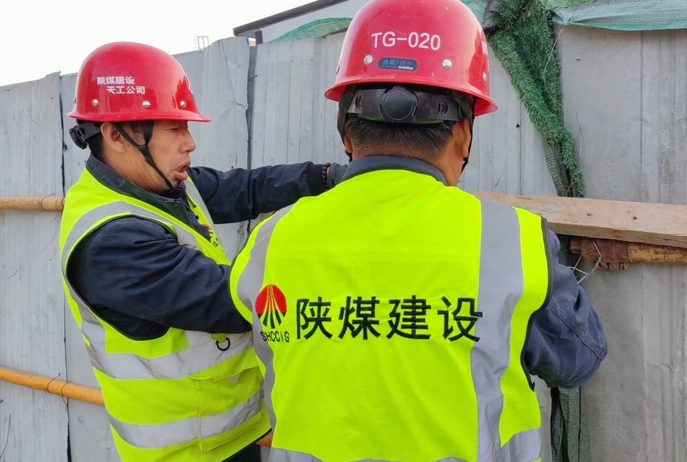 北極塬上筑堡壘，抗風(fēng)護(hù)安顯擔(dān)當(dāng)