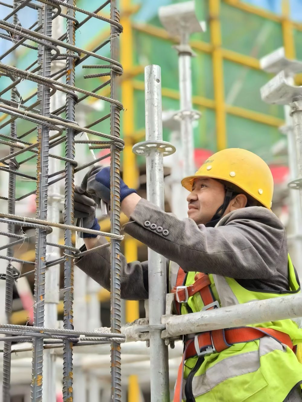 陜煤建設天工公司土建第九項目部：春風勁吹施工忙，李家溝風井項目加速前行