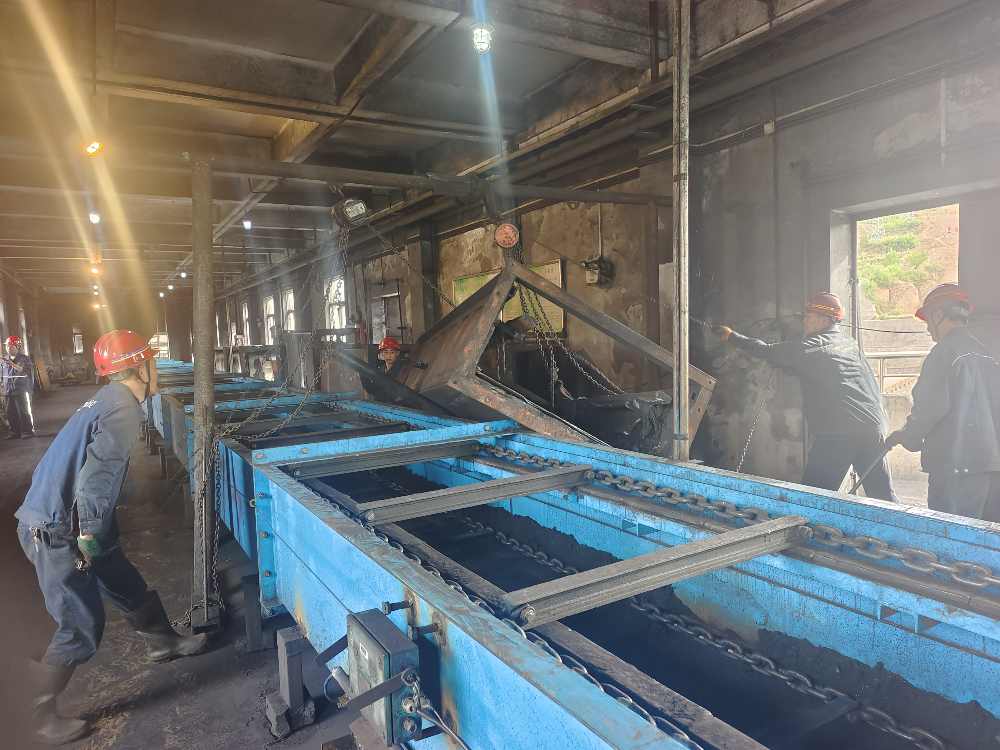 協(xié)同作戰(zhàn)破難題 凝心聚力保生產(chǎn)