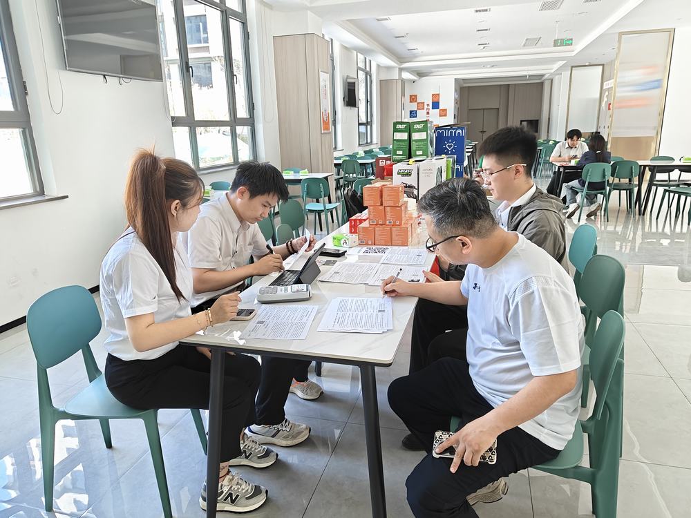 陜煤建設(shè)天工公司： 刷臉就餐，智慧食堂讓“靠臉吃飯”成為新時(shí)尚