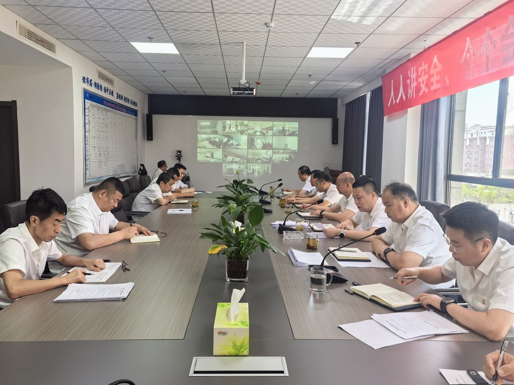 陜煤建設(shè)礦建三公司“安全生產(chǎn)月”火熱開(kāi)啟！